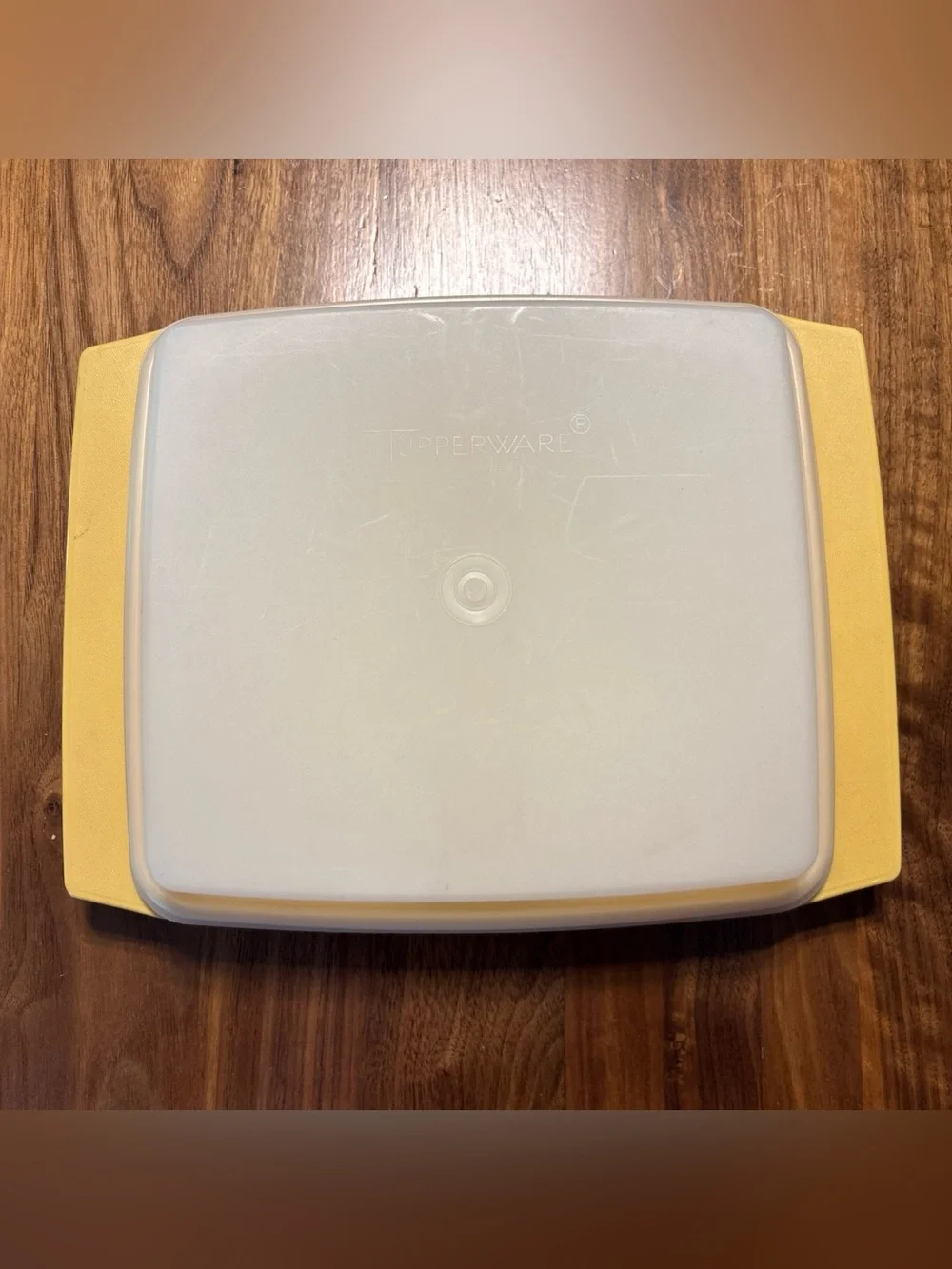 Vintage Tupperware Deviled Egg Keeper Carrier in Harvest Gold  723-2 USA